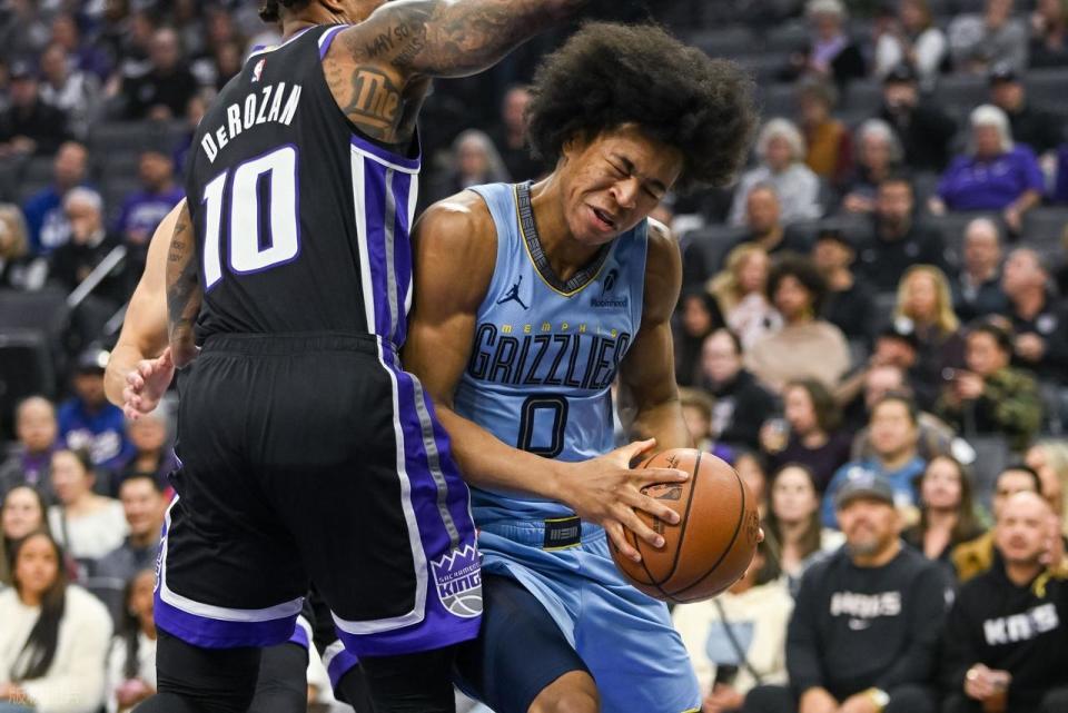 爱游戏电竞-太狠了!孟菲斯灰熊迎来里程碑备战CBA季后赛深圳男篮转会期刷新队史纪录,芝加哥公牛集结日队长鼓劲的简单介绍